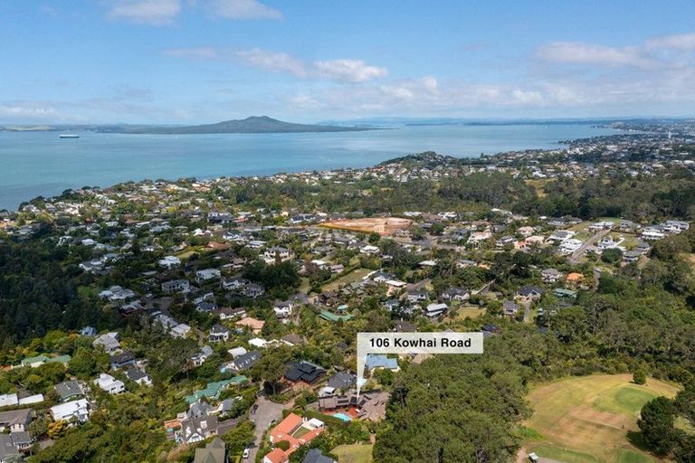 Photo of property in 106 Kowhai Road, Campbells Bay, Auckland, 0630