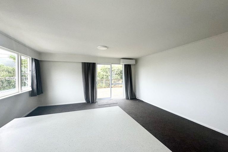 Photo of property in 5a Chaucer Way, Karori, Wellington, 6012
