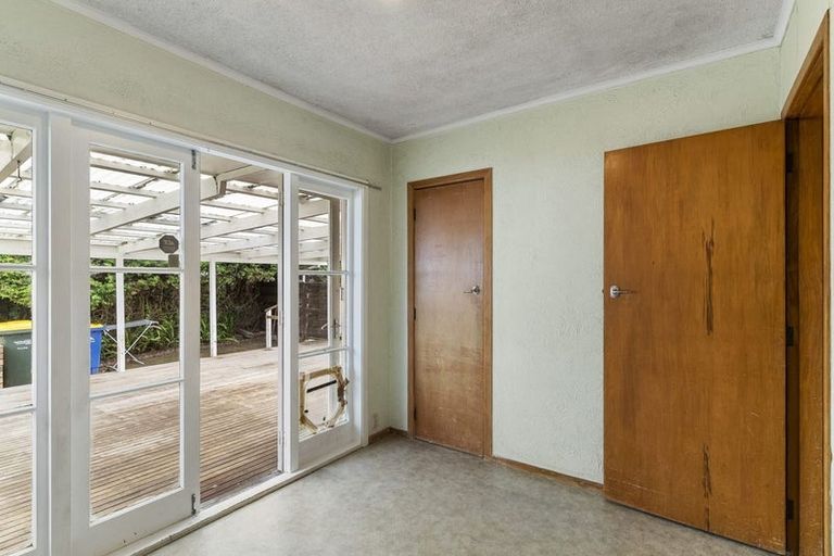 Photo of property in 201 Chivalry Road, Glenfield, Auckland, 0629