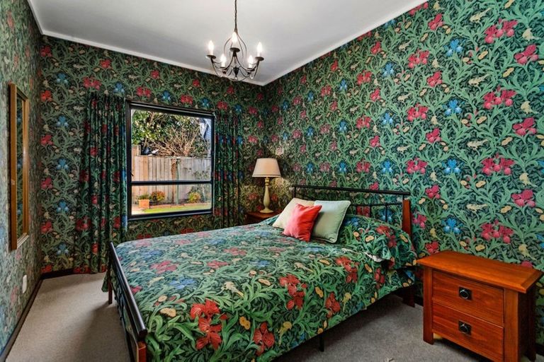 Photo of property in 6 Golf Road, Heretaunga, Upper Hutt, 5018