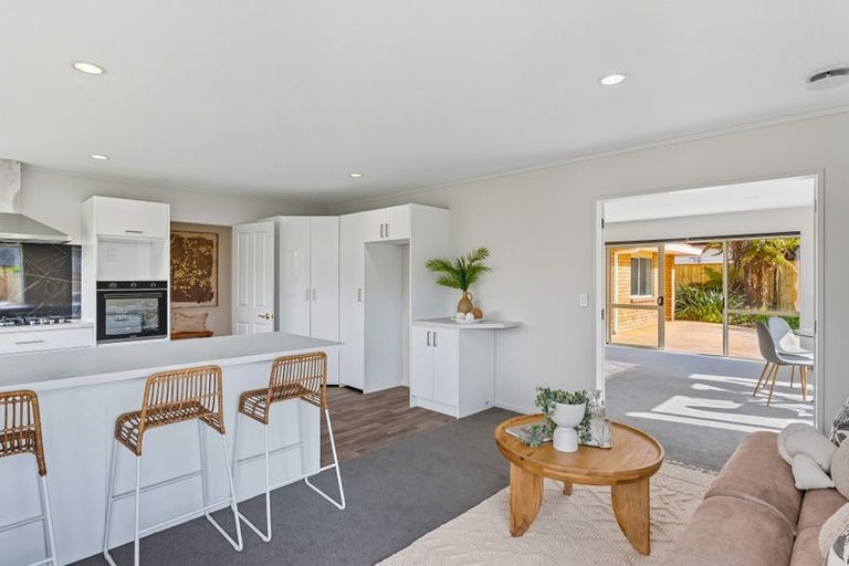 Photo of property in 2 Leigh Place, Paraparaumu Beach, Paraparaumu, 5032