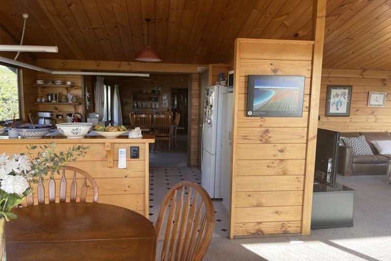 Photo of property in 132 Beach Road, Haumoana, 4102