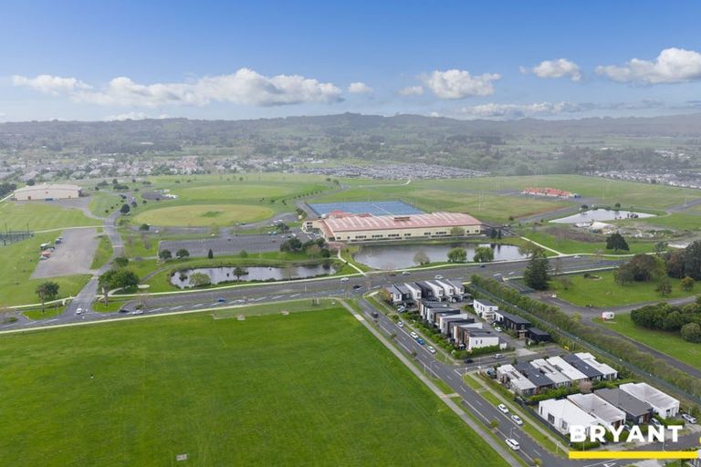 Photo of property in 2 Troop Road, Papakura, 2110