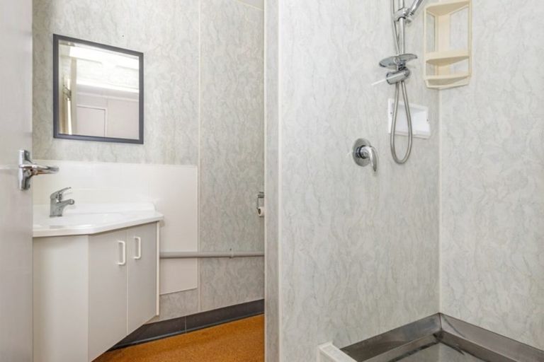 Photo of property in 24 Seddon Crescent, Whataupoko, Gisborne, 4010