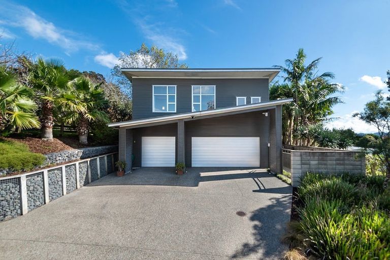 Photo of property in 2 Pounamu Avenue, Greenhithe, Auckland, 0632