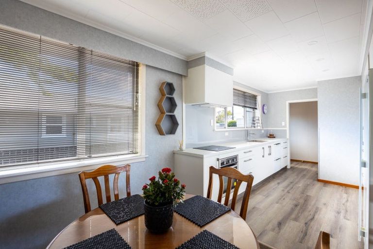 Photo of property in 11 Manu Crescent, Upper Vogeltown, New Plymouth, 4310