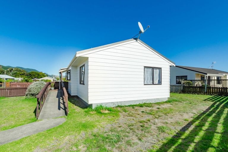 Photo of property in 17a Pukeko Street, Paraparaumu, 5032