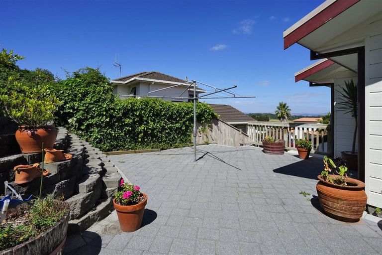 Photo of property in 16 Tironui Terrace, Western Heights, Hamilton, 3200