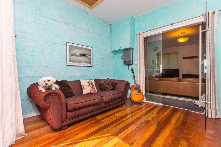 Photo of property in 42a Wallis Street, Raglan, 3225