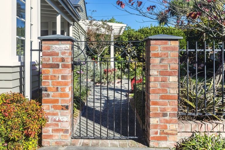 Photo of property in 188 Weston Road, St Albans, Christchurch, 8052