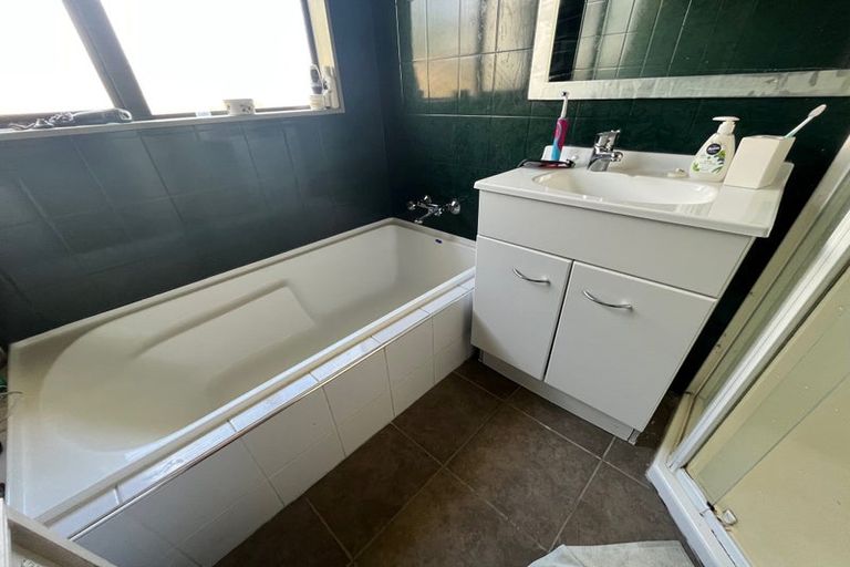 Photo of property in 2a Johnston Grove, Taita, Lower Hutt, 5011