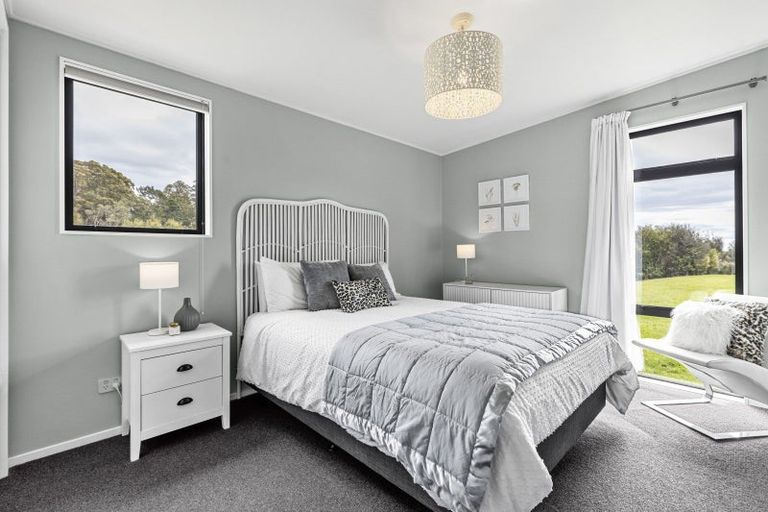 Photo of property in 62 Kingsdale Park Drive, Aokautere, Palmerston North, 4471