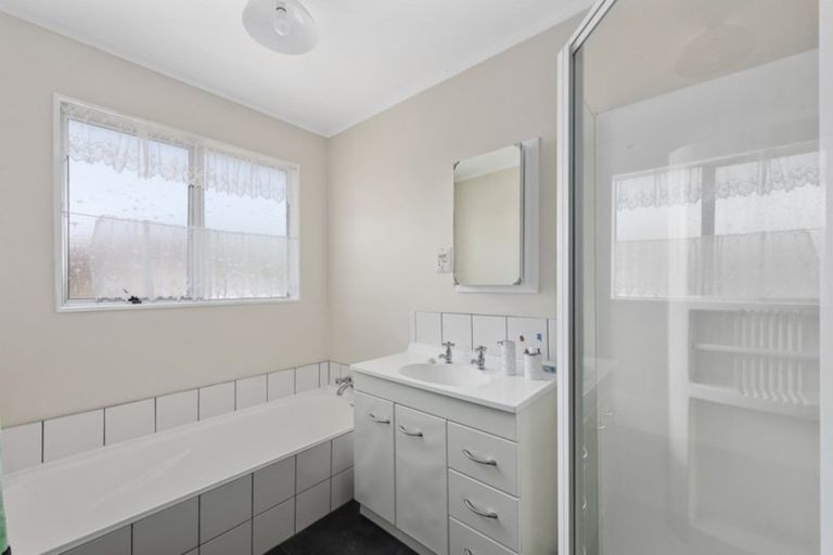 Photo of property in 62 Aniseed Grove, Timberlea, Upper Hutt, 5018