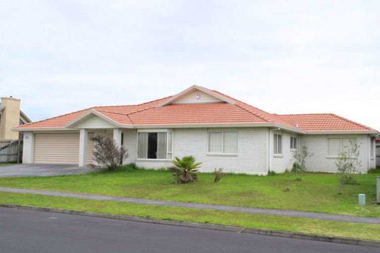 Photo of property in 2/5 Bowscale Place, Northpark, Auckland, 2013