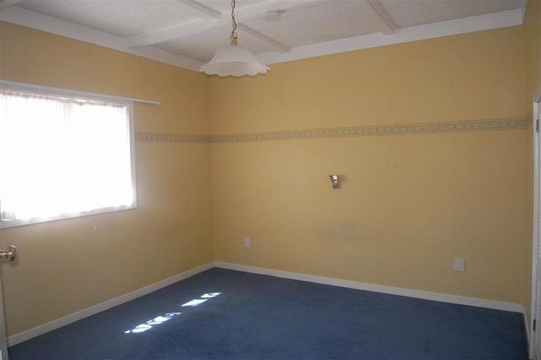 Photo of property in 37 Walmer Road, Point Chevalier, Auckland, 1022