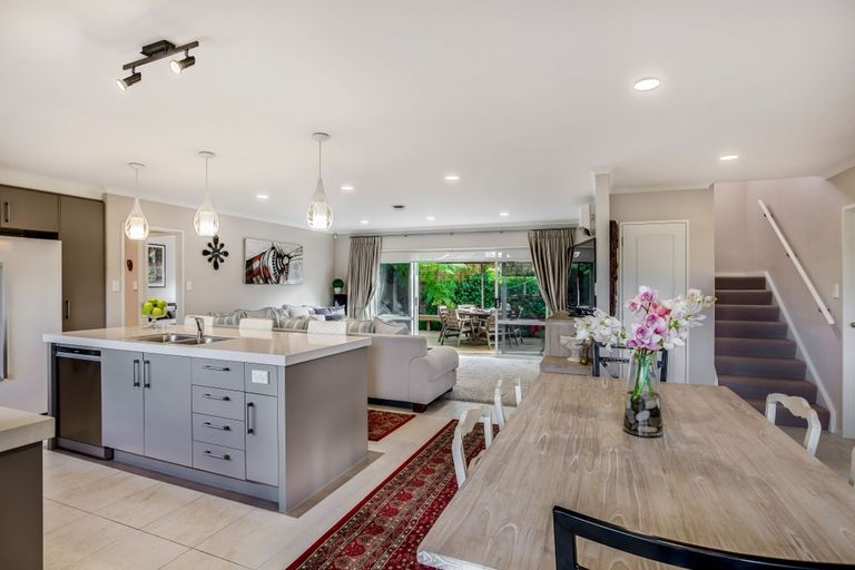 Photo of property in 2 Wawatai Drive, Karaka, Papakura, 2113