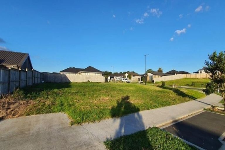 Photo of property in 6 Dame Nganeko Drive, Glenbrook, 2681
