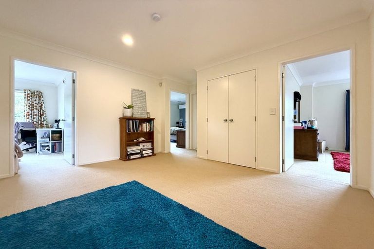Photo of property in 211 Westchester Drive, Churton Park, Wellington, 6037