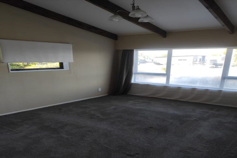 Photo of property in 10 Titoki Avenue, Waipahihi, Taupo, 3330