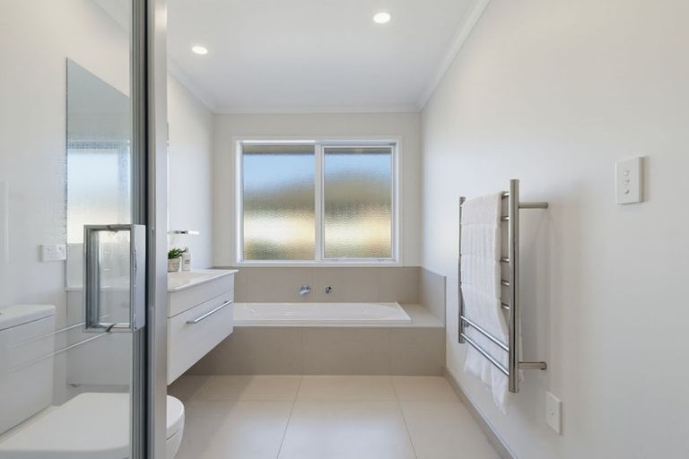 Photo of property in 2 Haka Way, Papamoa, 3118