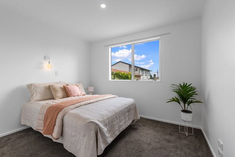 Photo of property in 3/56 Flanshaw Road, Te Atatu South, Auckland, 0610