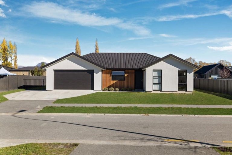 Photo of property in 33 Headley Drive, Lower Shotover, Queenstown, 9304