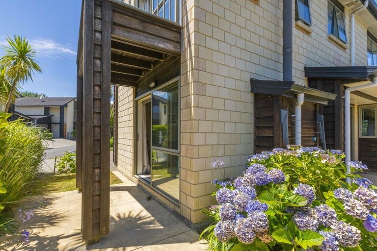 Photo of property in 8 Springhaven Lane, Paraparaumu, 5032