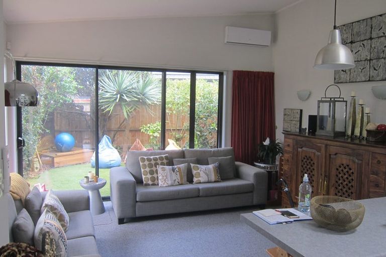 Photo of property in 51 Minaret Drive, Bucklands Beach, Auckland, 2014