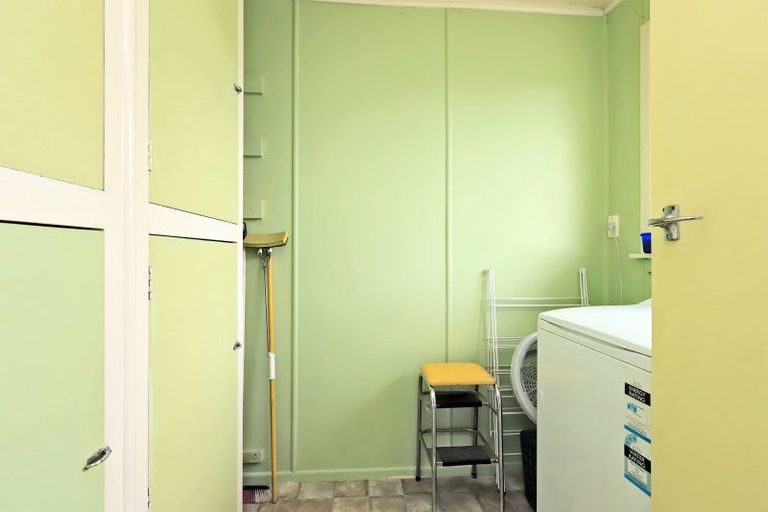 Photo of property in 40 Oldham Avenue, Onekawa, Napier, 4110