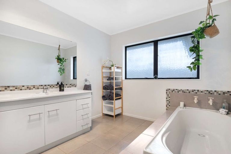 Photo of property in 49 Blomfield Street, Pukehangi, Rotorua, 3015