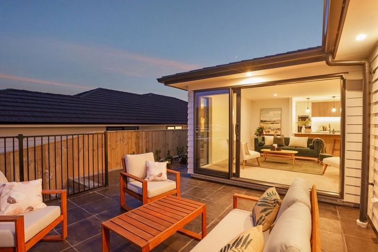 Photo of property in 26 Te Hoiere Street, Aotea, Porirua, 5024