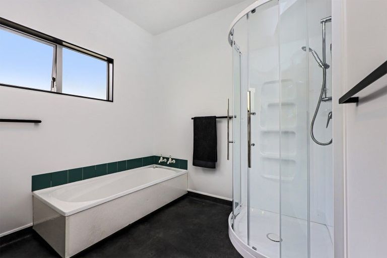 Photo of property in 135 Milton Road, Bluff Hill, Napier, 4110