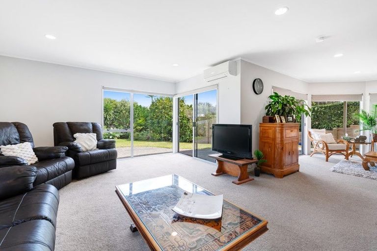 Photo of property in 1326 Whangaparaoa Road, Army Bay, Whangaparaoa, 0930