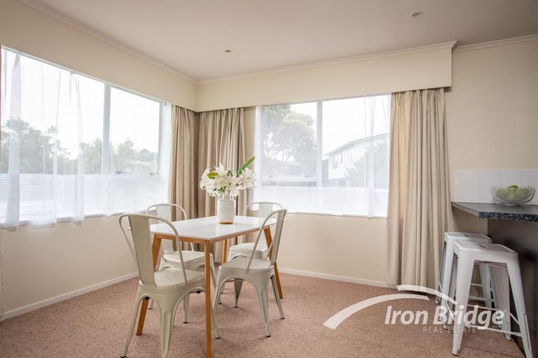 Photo of property in 78 Gloaming Hill, Titahi Bay, Porirua, 5022