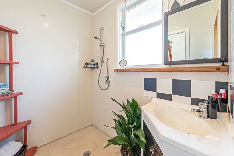 Photo of property in 96 Cheviot Street, Roxburgh, 9500