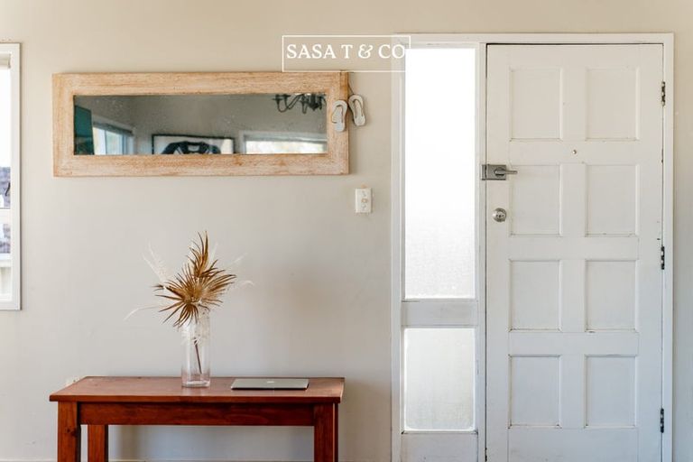 Photo of property in 185 Mahia Road, Wattle Downs, Auckland, 2103