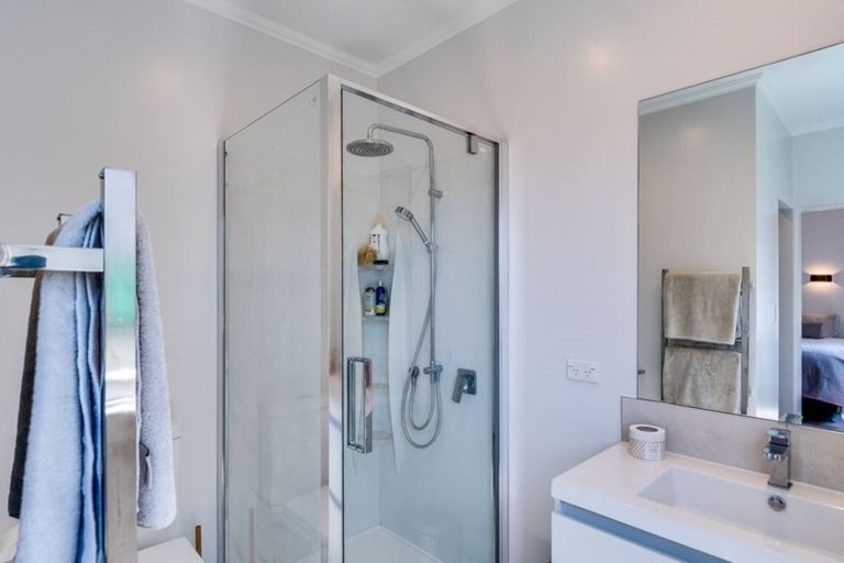 Photo of property in 7a Bay View Road, Bluff Hill, Napier, 4110