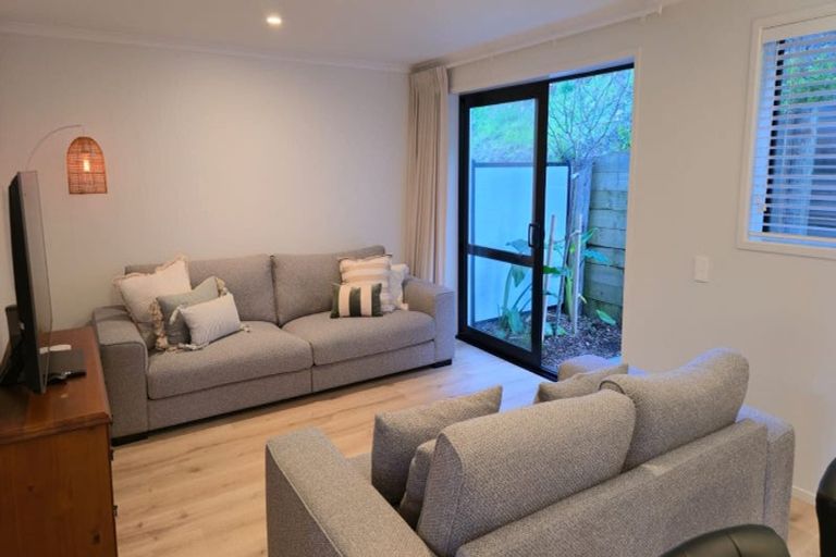 Photo of property in 52 Martingale Drive, Whitby, Porirua, 5024