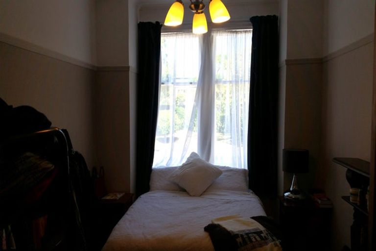 Photo of property in 11 Aorangi Terrace, Thorndon, Wellington, 6011