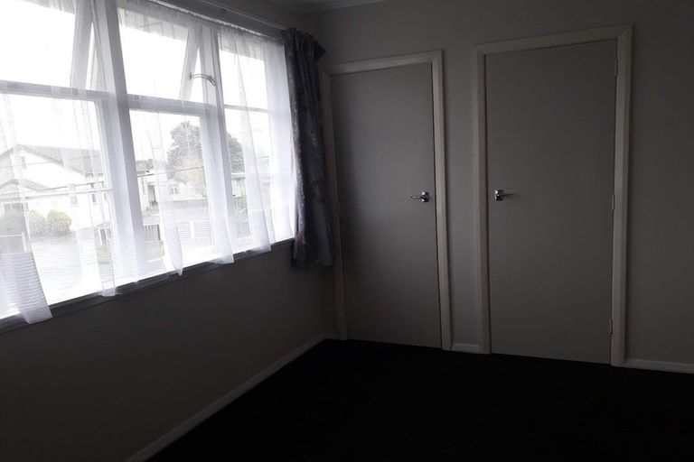 Photo of property in 354 Oxford Terrace, Avalon, Lower Hutt, 5011