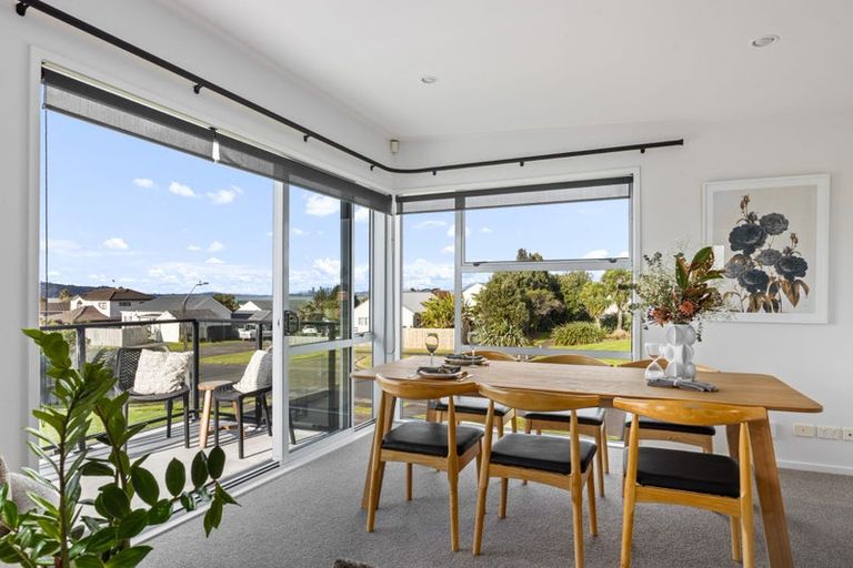 Photo of property in 15 Halyard Place, Te Atatu Peninsula, Auckland, 0610