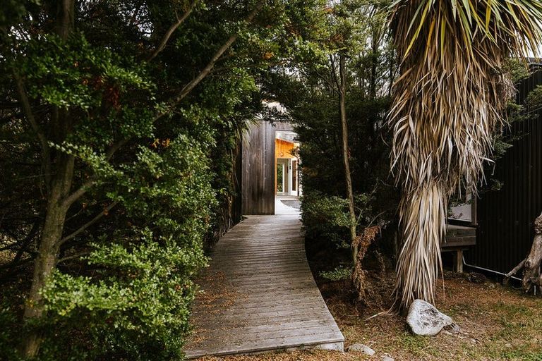 Photo of property in 2 Wineberry Lane, Wanaka, 9305