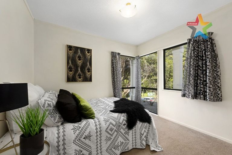 Photo of property in 72 Dowse Drive, Maungaraki, Lower Hutt, 5010