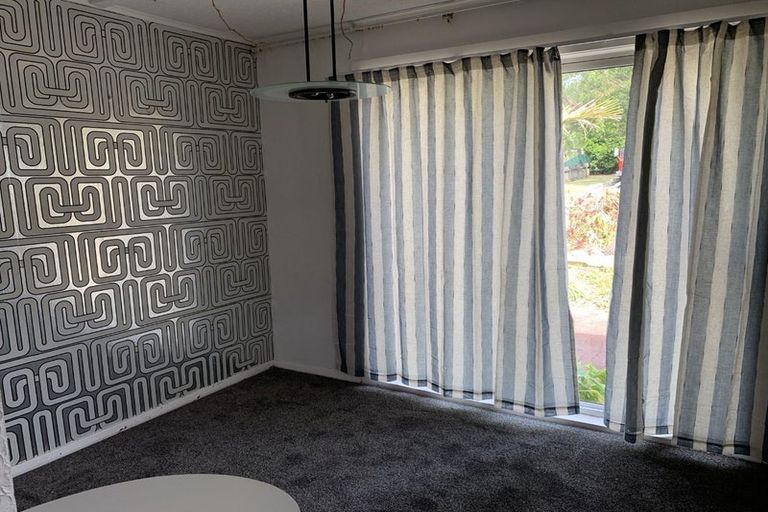 Photo of property in 26 Humphrey Kemp Avenue, Henderson, Auckland, 0612