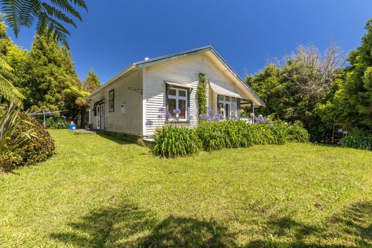 Photo of property in 150 Ackworth Road, Lepperton, New Plymouth, 4373
