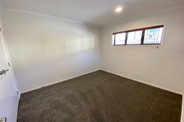 Photo of property in 2/2 Waipa Street, Birkenhead, Auckland, 0626