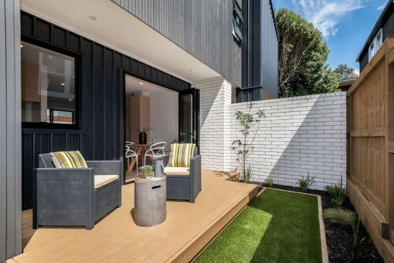 Photo of property in 5a Janet Street, Sunnyhills, Auckland, 2010