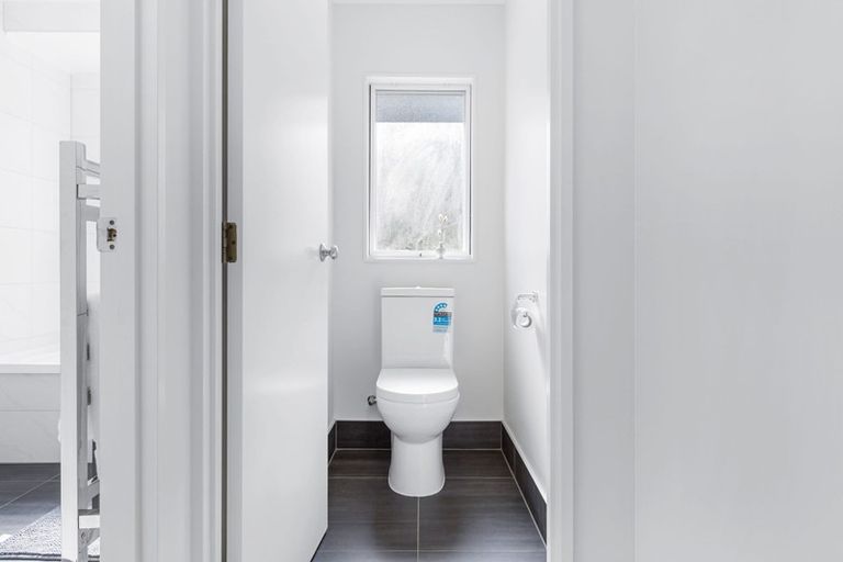 Photo of property in 46 Patts Avenue, Glendene, Auckland, 0602