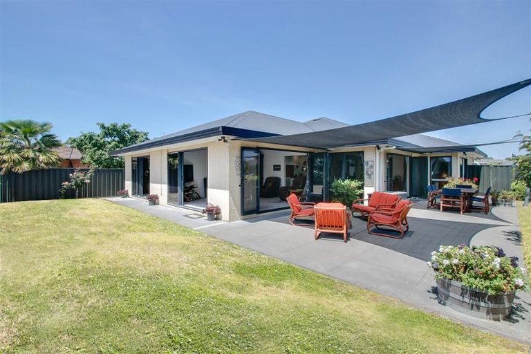 Photo of property in 25 Delta Mews Place, Clive, 4102