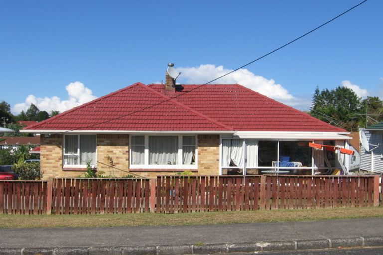 Photo of property in 15 Kohekohe Street, New Lynn, Auckland, 0600